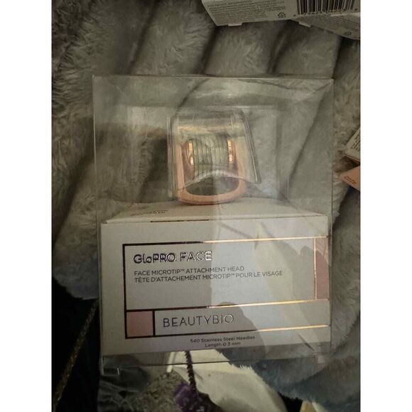 GLOPRO® FACE MICROTIP™ nip nip by beautybio - Picture 4 of 5